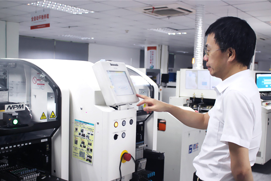 宝安日报报道：悟空体育公司顾伟 三十载初心不改 深耕LED显示屏研发